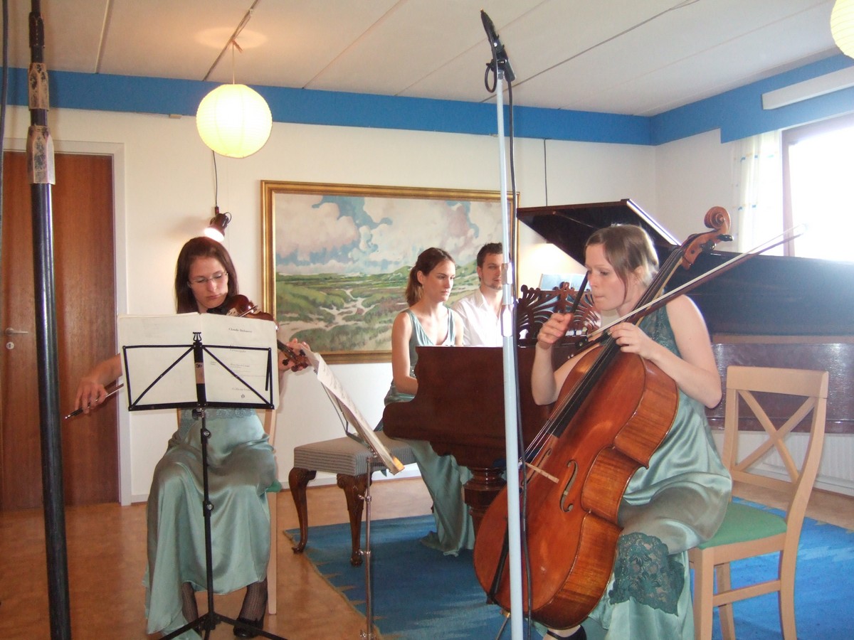 Tre piger og en bladvender ++optagelse til DR JanBendix-DSCF1124