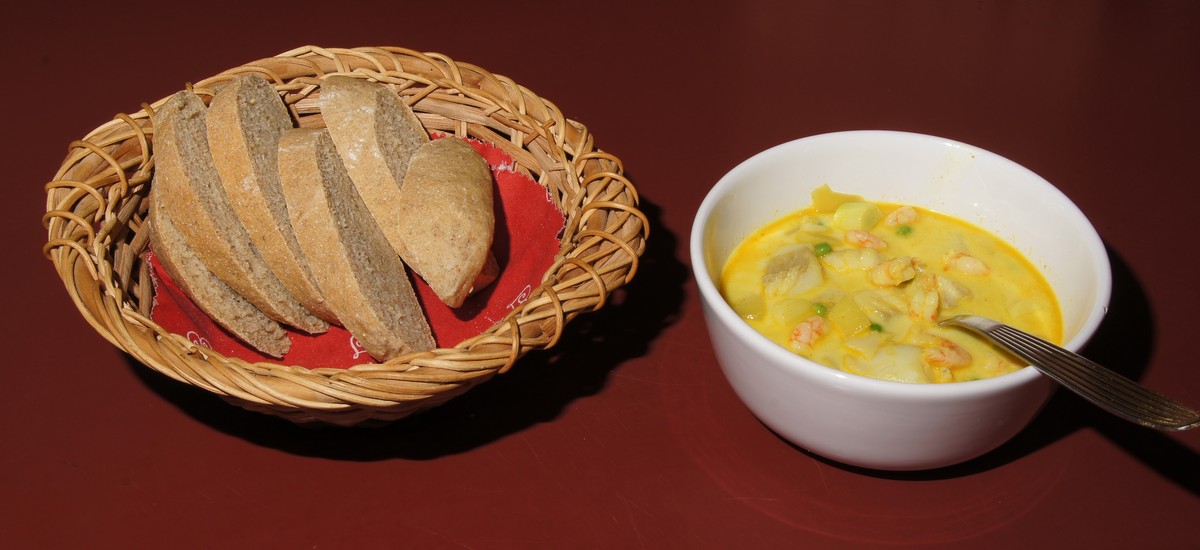 Karrysuppe med hjemmebagt br�d til JP-DSC00287