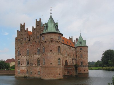 Egeskov slot i vand til anklerne korr