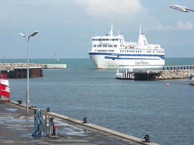 Vester� havn med f�rge i indl�bet  L�s�